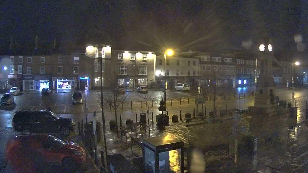 Thirsk webcam overlooking the Market Place