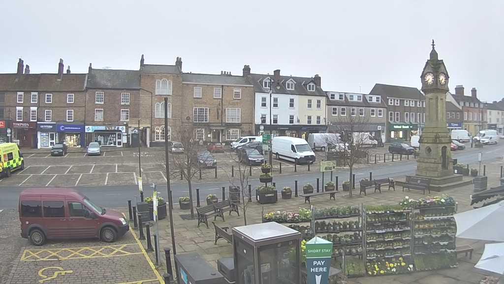 Thirsk webcam overlooking the Market Place