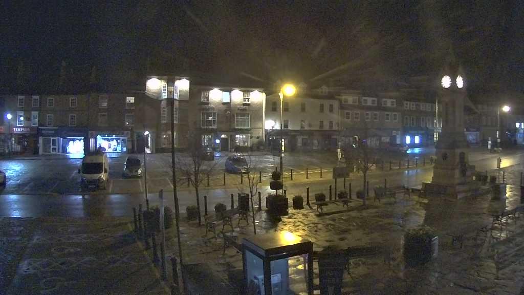 Thirsk webcam overlooking the Market Place