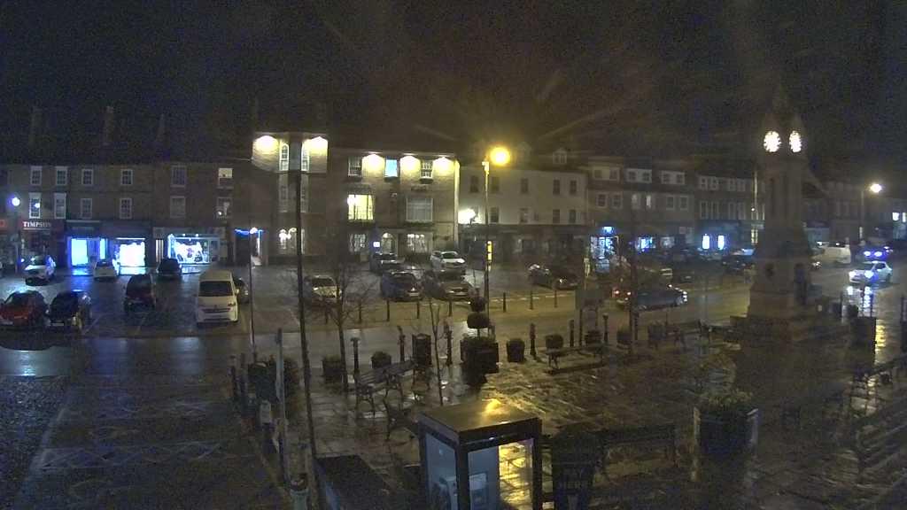Thirsk webcam overlooking the Market Place
