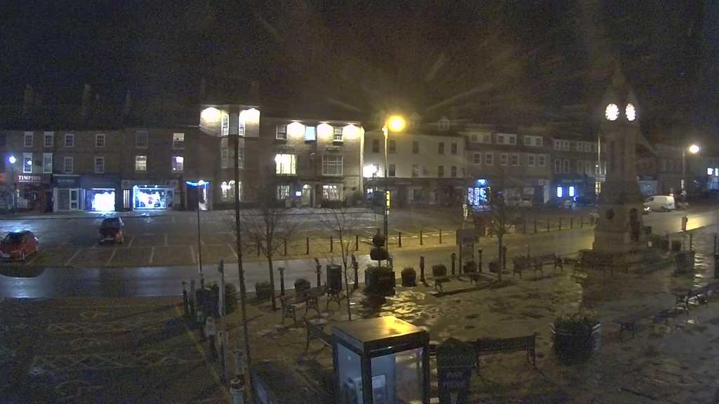 Thirsk webcam overlooking the Market Place