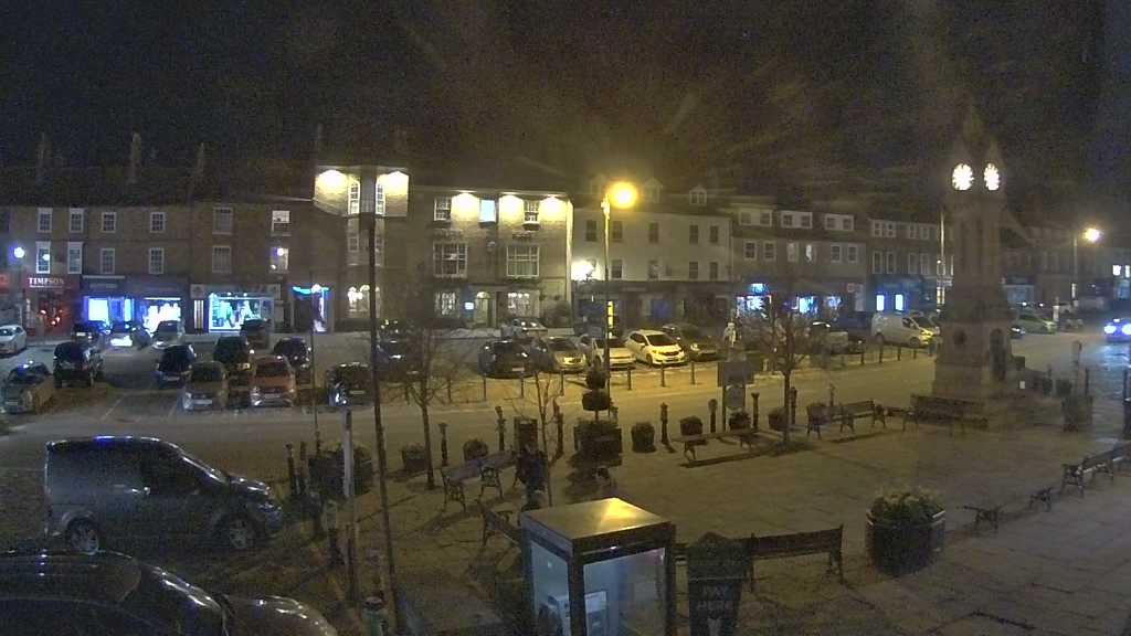 Thirsk webcam overlooking the Market Place