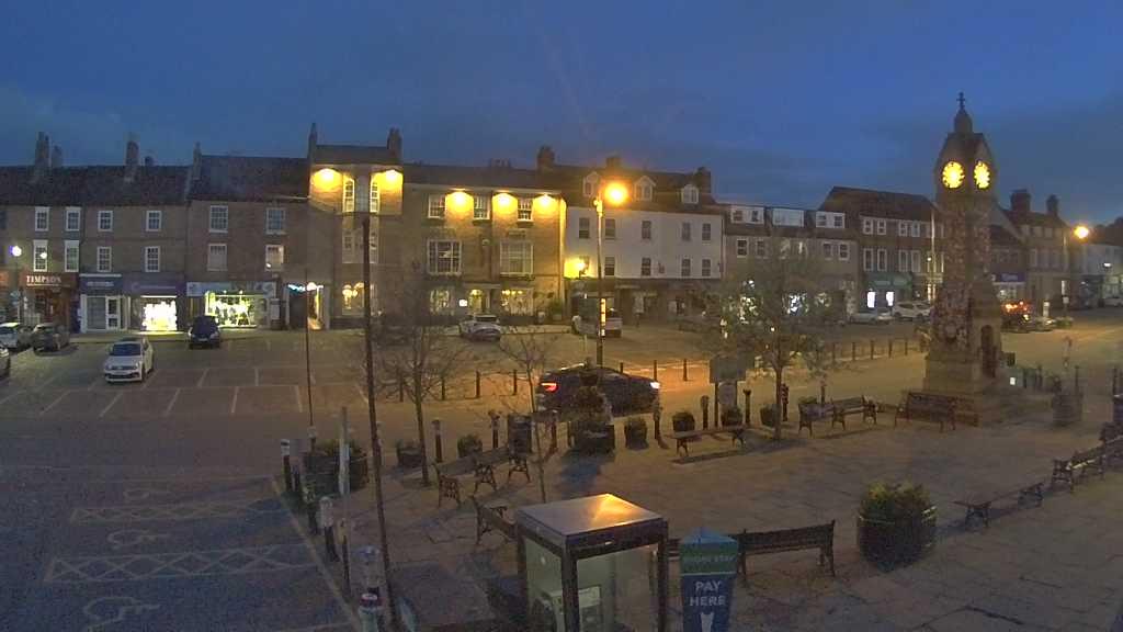 Thirsk webcam overlooking the Market Place