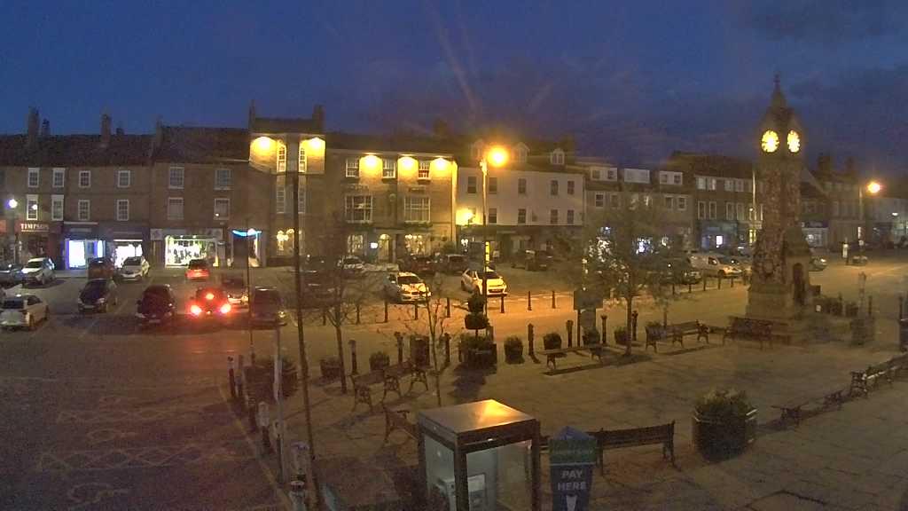 Thirsk webcam overlooking the Market Place