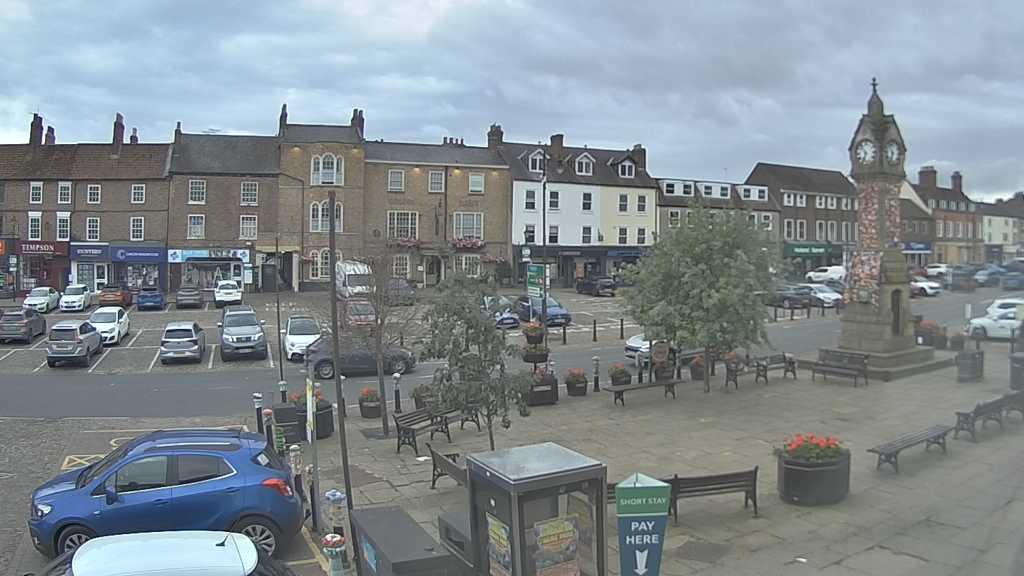 Thirsk webcam overlooking the Market Place
